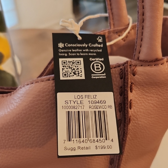 Gorgeous LEATHER TOTE - Picture 2 of 11